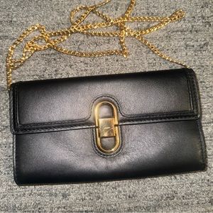 Fossil Avondale Wallet on a chain